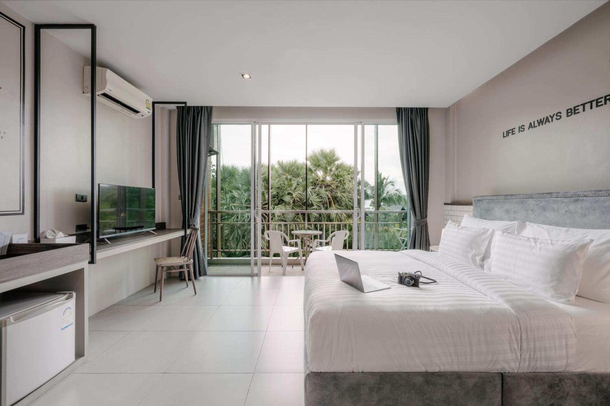 Sugar Ohana Poshtel Pantai Kata Luaran gambar