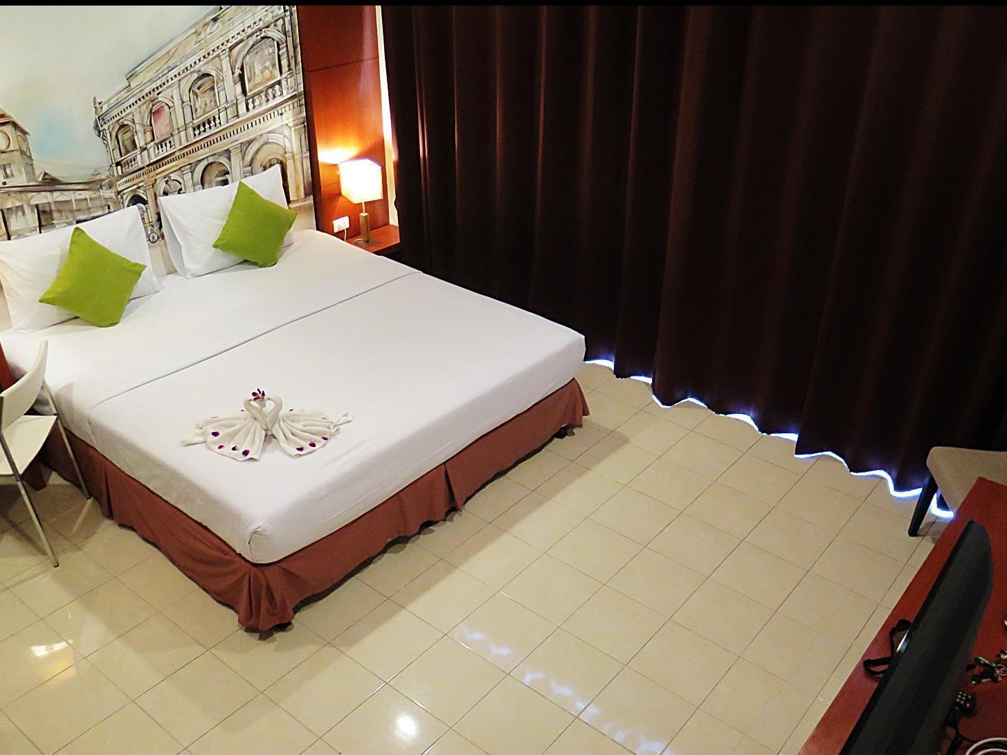 Sugar Ohana Poshtel Pantai Kata Luaran gambar