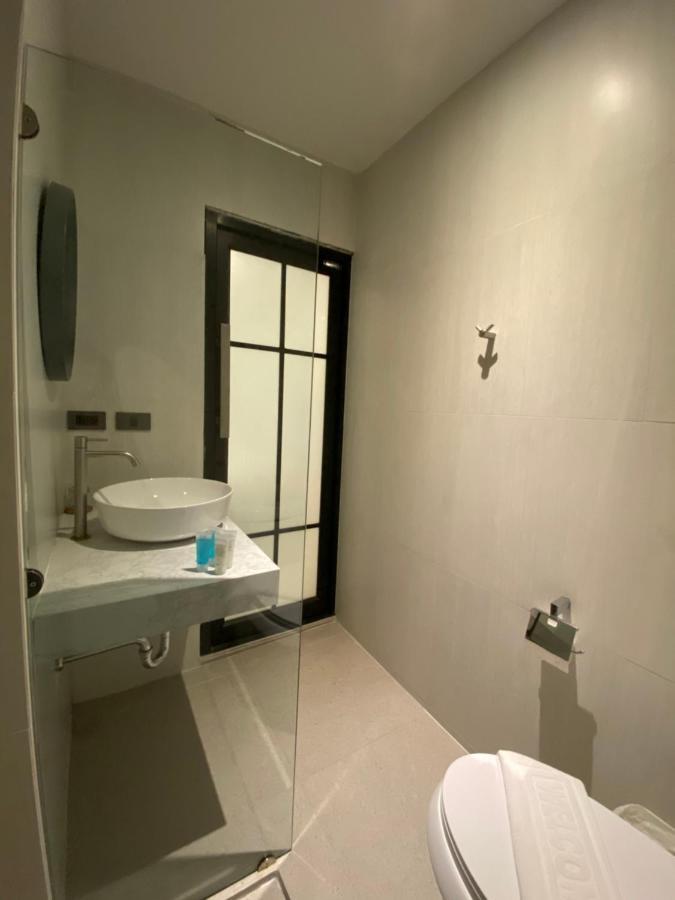 Sugar Ohana Poshtel Pantai Kata Luaran gambar
