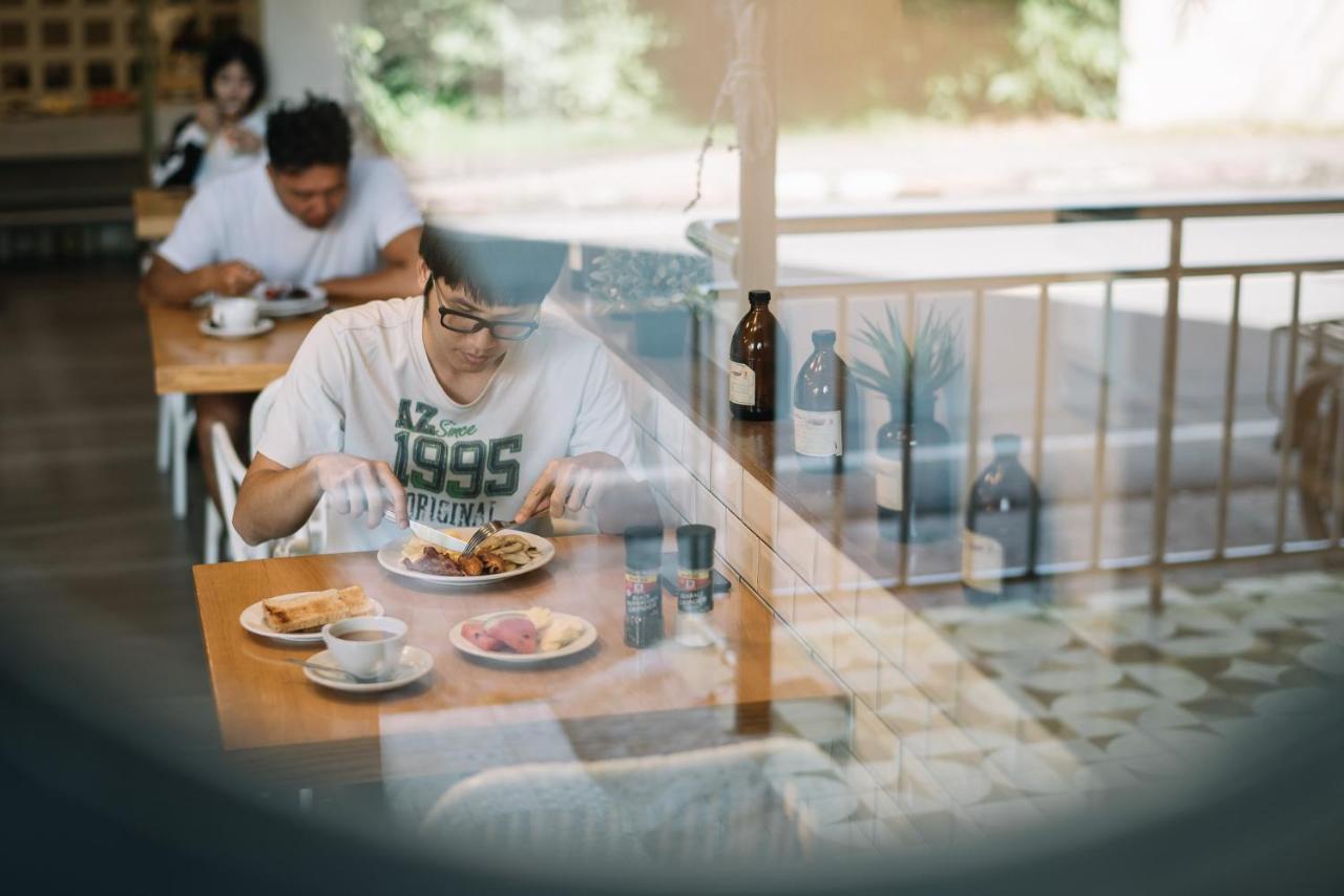 Sugar Ohana Poshtel Pantai Kata Luaran gambar